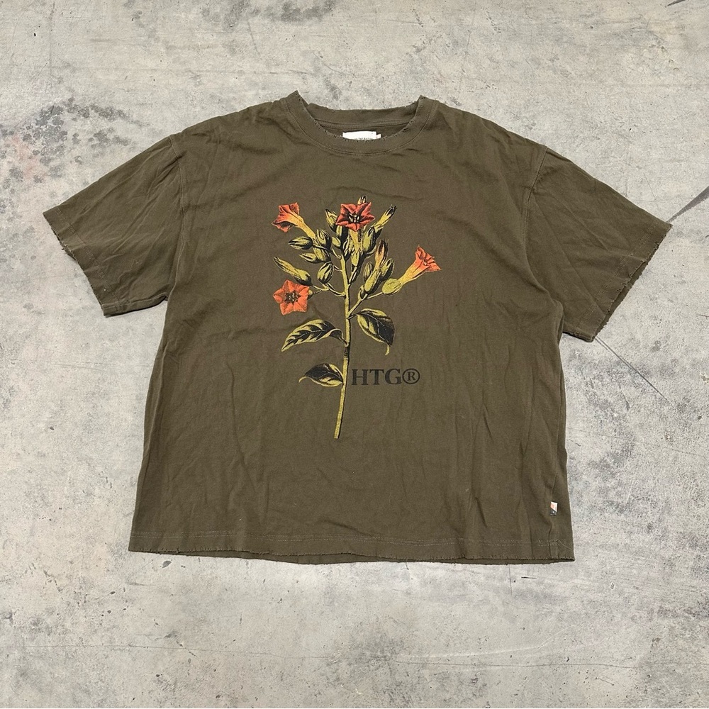 Honor‎ The Gift Flower Distressed Tee Medium